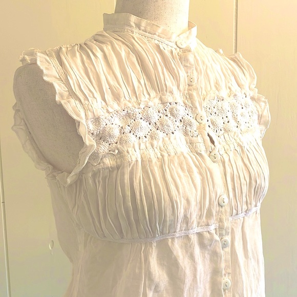 Interlúd Sleeveless Top Large White/ Off White Delicate Gently Worn Embroidery - Picture 3 of 8